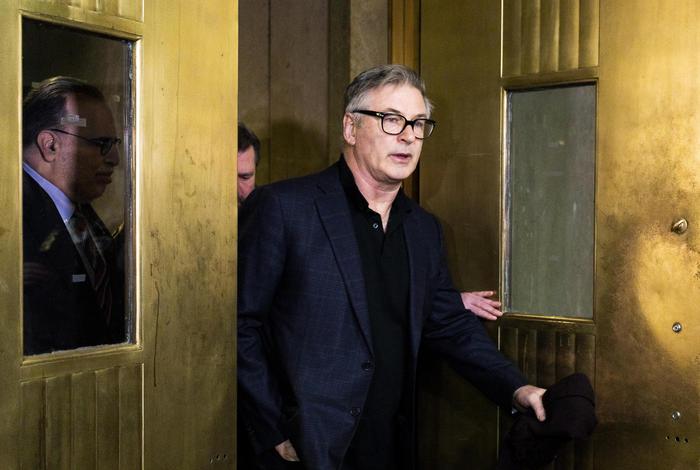 Cinema: vittime su set, a sparare è stato Alec Baldwin Cinema: vittime su set, a sparare è stato Alec Baldwin