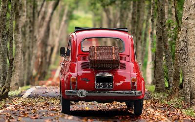 L’identikit dell’italiano al volante: otto guidatori su dieci preferiscono modelli ibridi o elettrici.