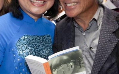 Il premio Pulitzer Nick Ut per la prima volta a Milano con la protagonista della foto iconica della guerra nel Vietnam.