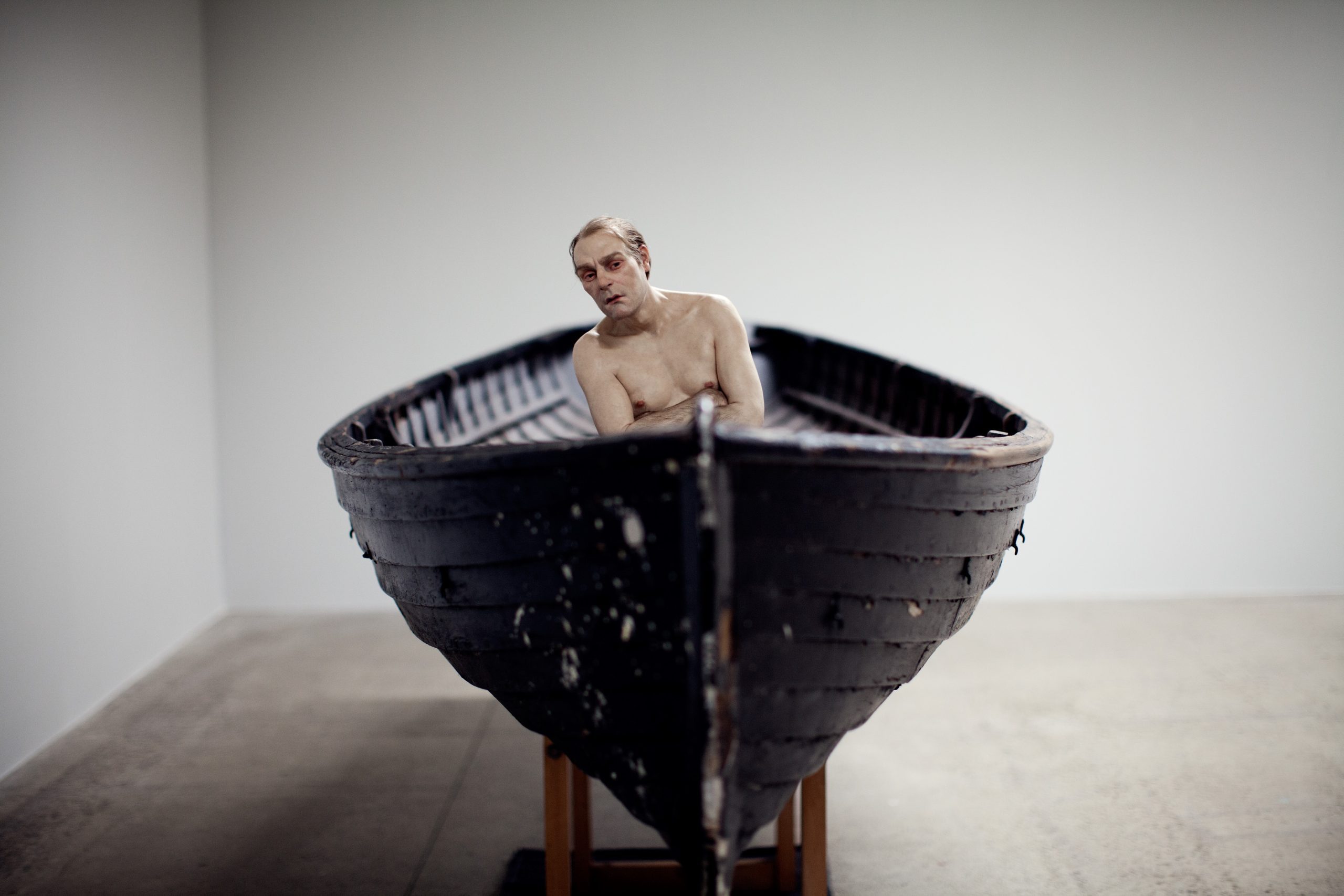 Telepress_Ron Mueck_Man in a boat1
