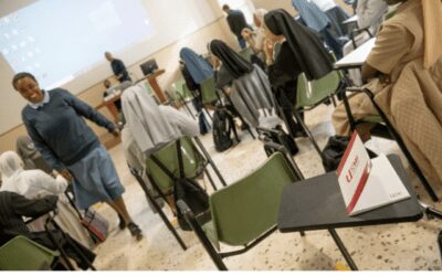 Suore a scuola per comunicare il Vangelo sui social