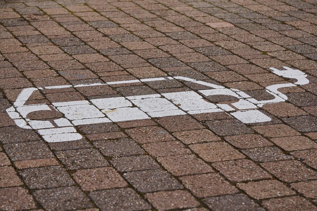 Una piazzola per la ricarica elettrica