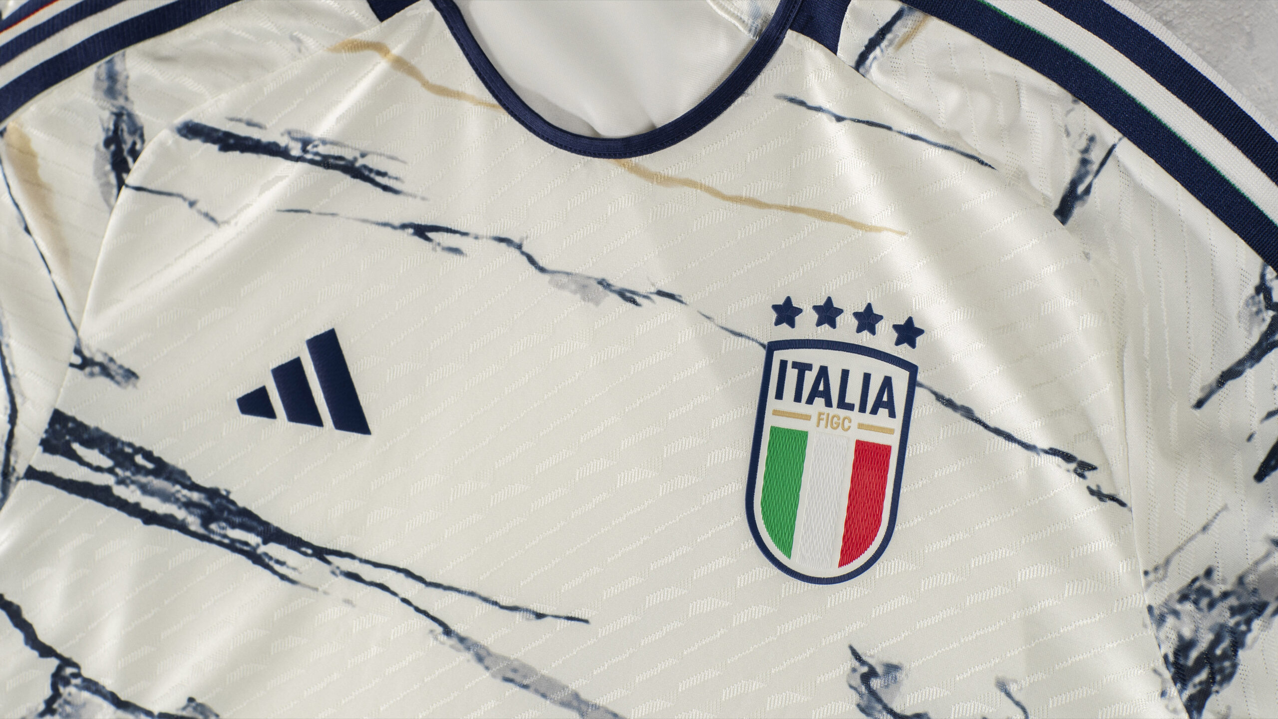 L’Italia cambia maglia L'Italia cambia maglia