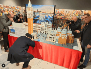 Il diorama di Piazza San Marco esposto al Museo Creature di gomma (foto da Instagram)