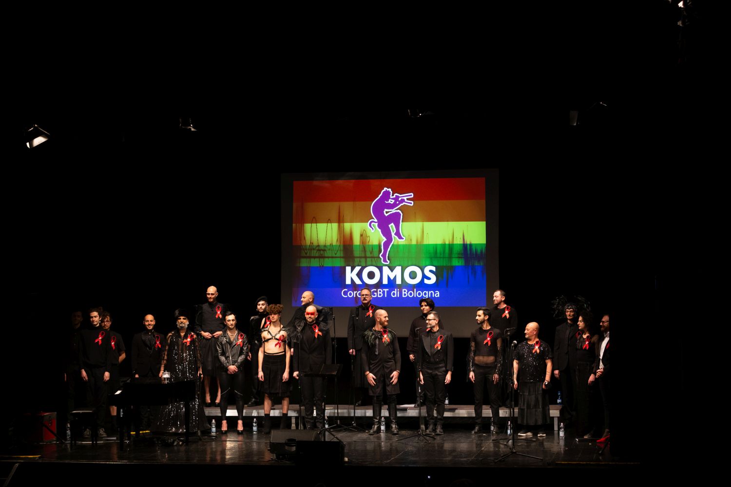 Komos, primo coro maschile LGBTQ+ d’Italia Komos, primo coro maschile LGBTQ+ d’Italia