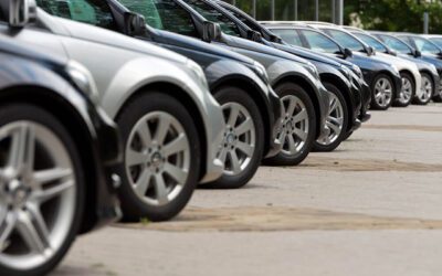 Nel 2023 le immatricolazioni di auto elettriche sono solo il 3,7%, che però sono il 30% nel settore del noleggio a lungo termine