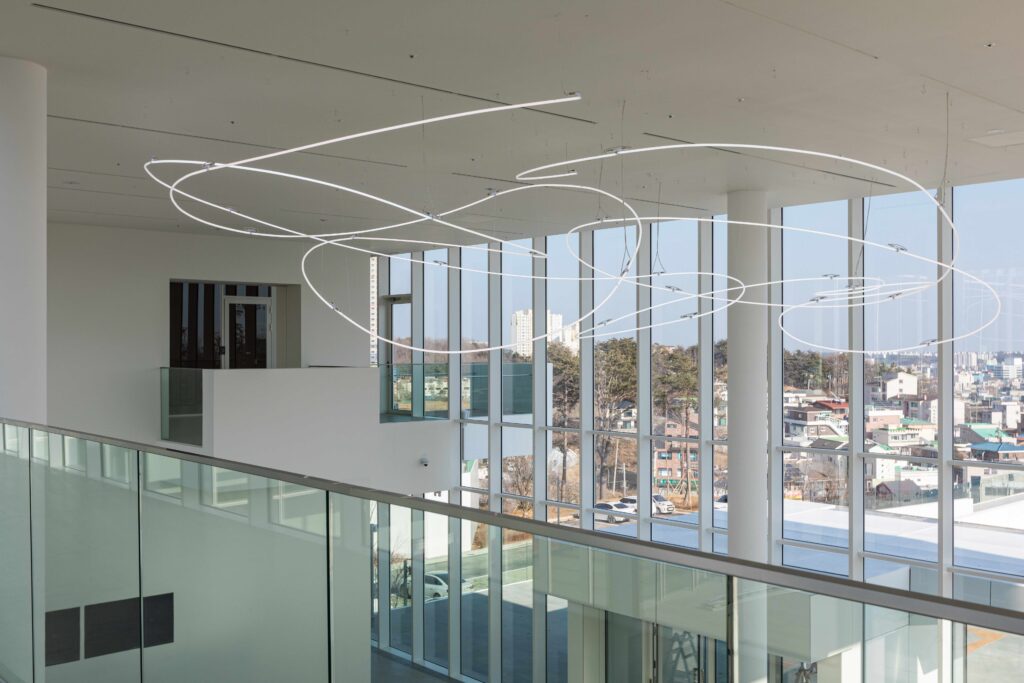 Sorol-Art-Museum_Lucio-Fontana_Struttura-al-neon-per-la-IX-Triennale_1951-2024