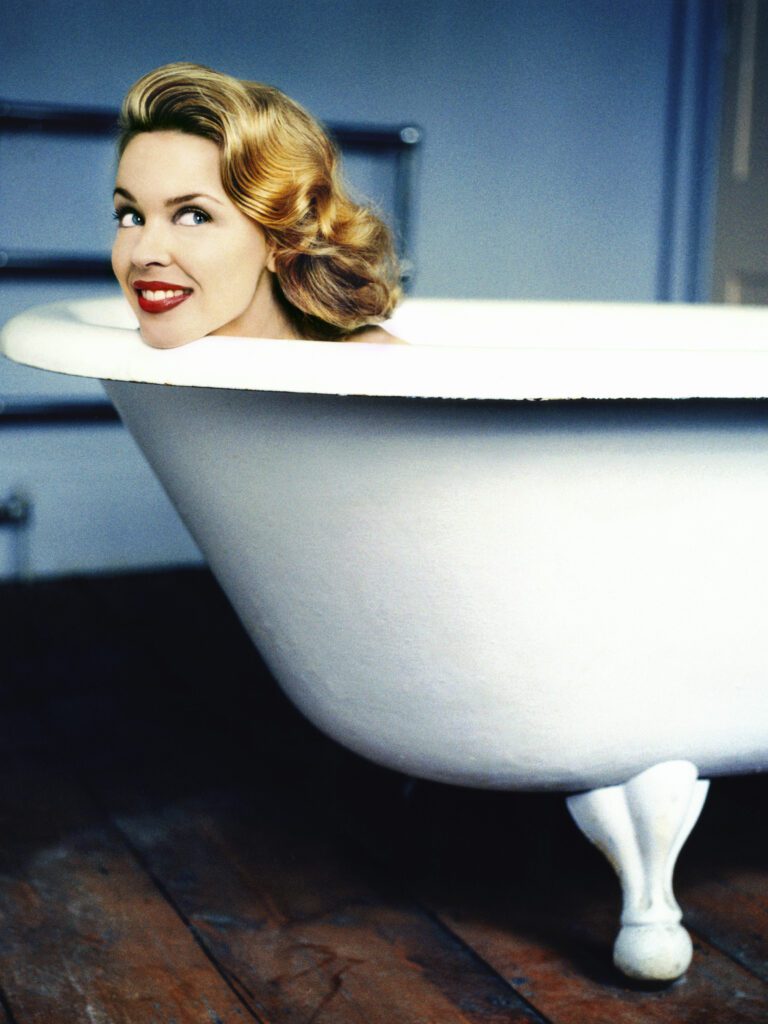 -uli-weber-kylie-minogue-1994-courtesy-fabbrica-eos