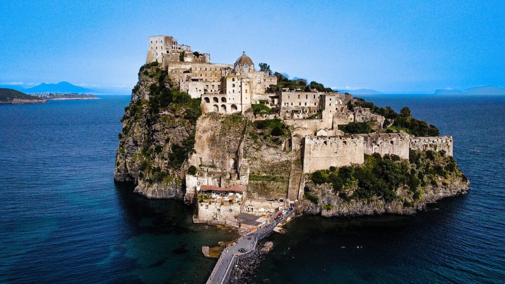 Ischia_-_Castello_aragonese_-_202209012243