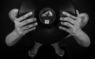 Saper ascoltare: la musica secondo 120 grandi italiani