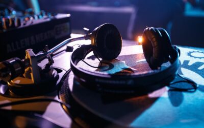 +9,7% per il mercato musicale italiano: domina lo streaming ma torna l’acquisto di vinili e CD
