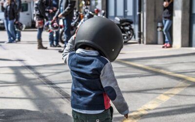 Brad Pitt unisce passione per le Harley e il cachemere prodotto in Toscana