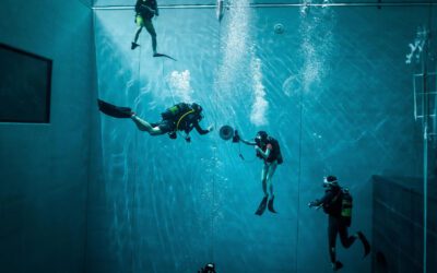 La radio via acqua da una piscina italiana