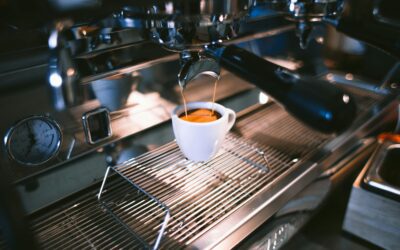 Caffè: un italiano su cinque ne consuma almeno uno al giorno al bar