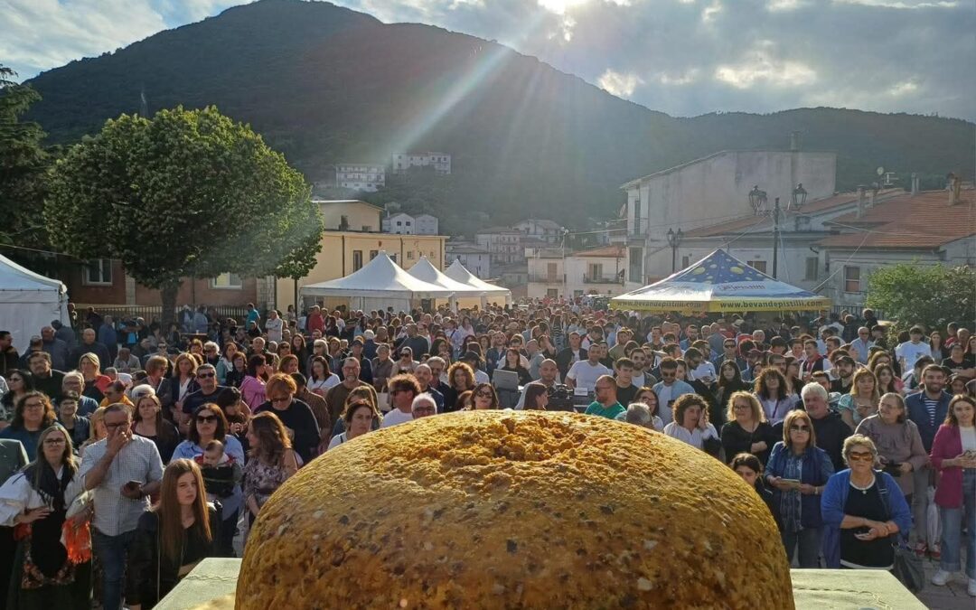 A Spoleto e Montaquila una bruschetta e una maxi-frittata da record