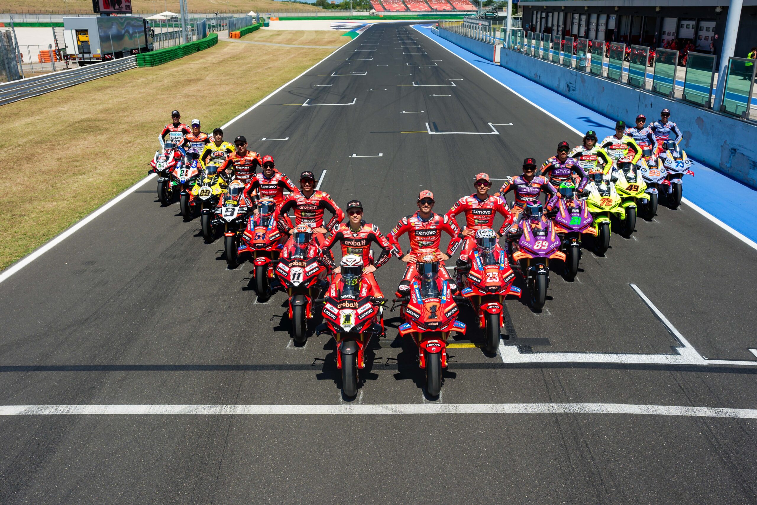 WDW2024_PanigaleV4_ROC_3_riders